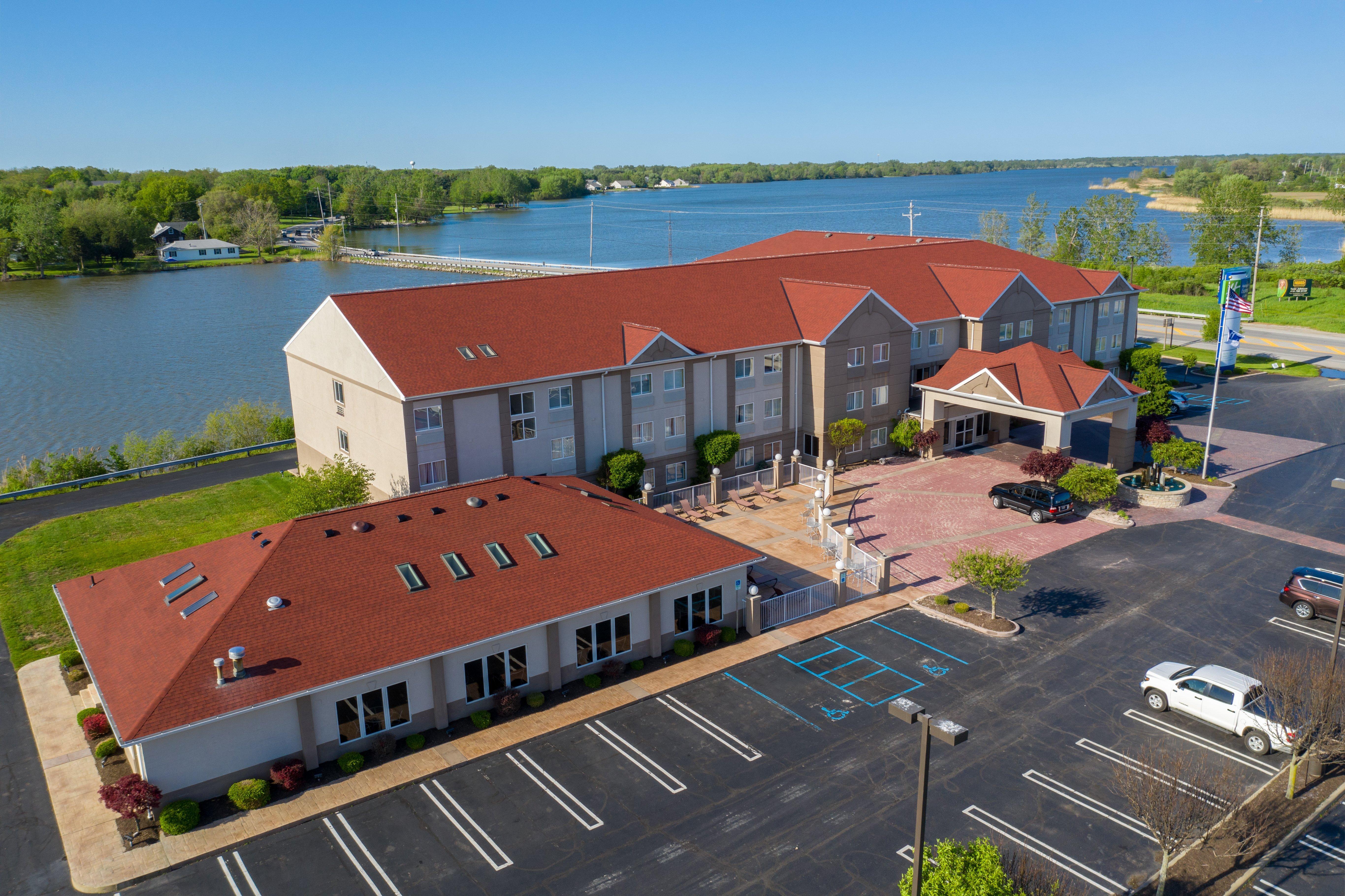 Holiday Inn Express Hotel & Suites Port Clinton-Catawba Island By Ihg Экстерьер фото